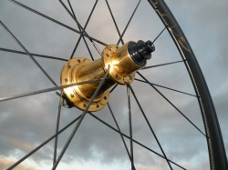 First M5 golden hub set in M5 carbon rims